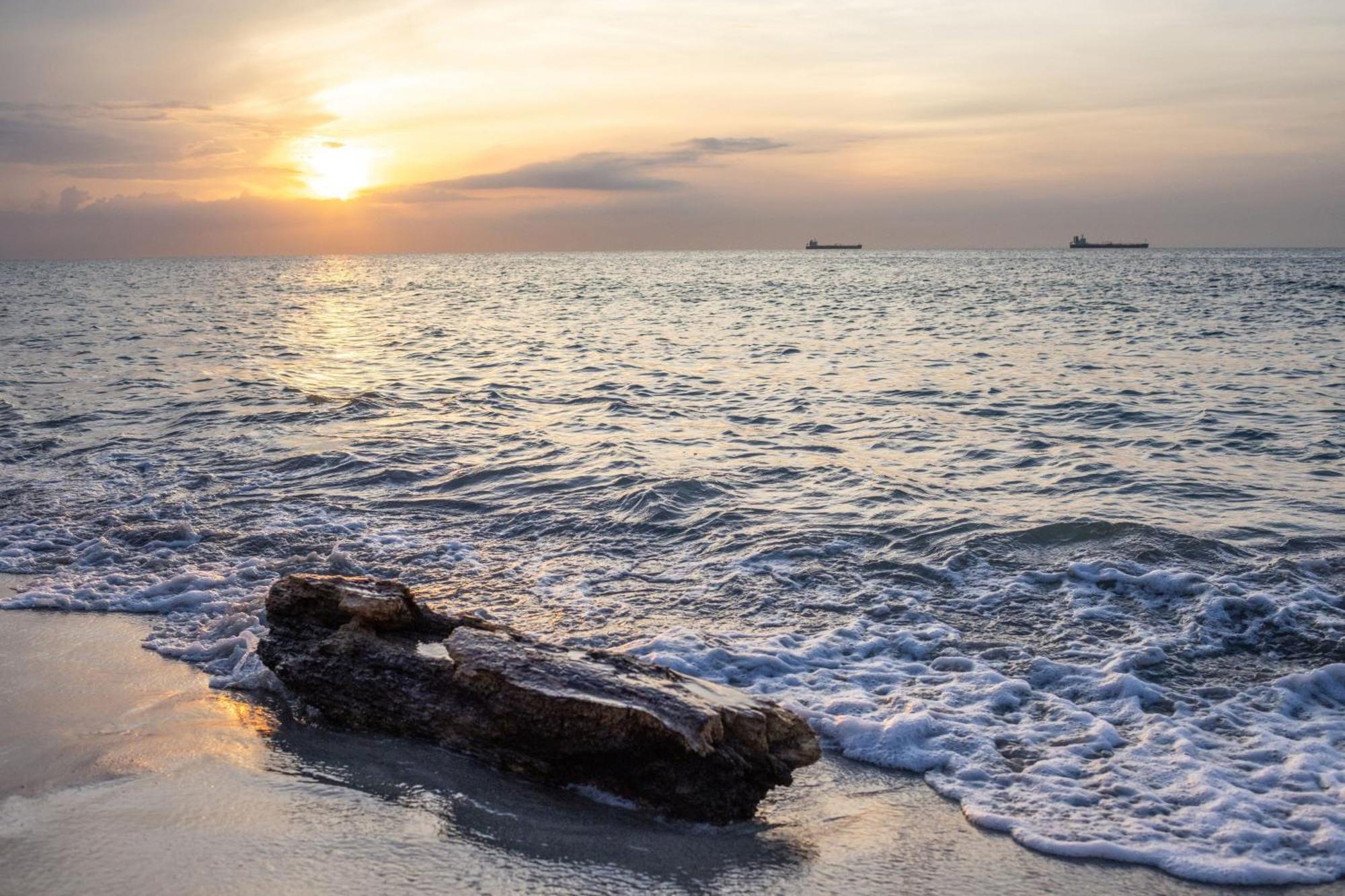 Santa Marta Marriott Resort Playa Dormida Exterior foto Sunset at the beach